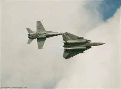 Quels avions sont sur cette photo ?