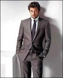 Si on le voit habituellement avec une blouse blanche, ne nions pas le fait qu'il porte beau le costume aussi... De plus, fana de courses automobiles, il envisage d'acheter un pied � terre en France !