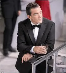 Il a pris un peu de bouteille mais le charme de l'hidalgo subsiste, un plus petit format de 1, 75 m, mais tout en puissance. . et sa femme a pris un coup de vieux, on peut tenter...