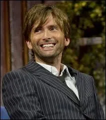 Un �cossais, enfin un extra-terrestre �cossais car c'est le Dr Who, enfin... le meilleur des Dr Who, qui est cette pile �lectrique charrmeuse de 1, 85 m...