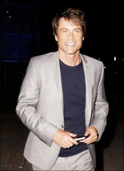 47 ans cette ann�e, et toujours en forme. 1, 80 m de charme mari� � la m�me femme depuis 20 ans, une maquilleuse de cin�ma...