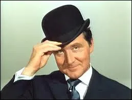 Le sommet de l'�l�gance et de la classe anglaises, n'est-ce pas celui-ci, John Steed, dont les tenues �taient d'ailleurs dessin�es par un fran�ais, le couturier Pierre Cardin... .