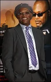 1, 89 m de classe pure, un des rares � savoir porter le b�ret � la perfection, c'est le grand...