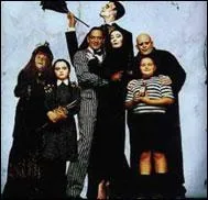 Qui n'est pas un membre de ma famille dans la vie relle ?