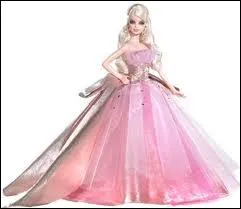 Cette poupe a une robe de... .