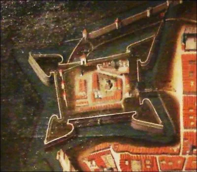 Quel important monument de la ville occupe aujourd'hui le site de l'ancienne citadelle ?