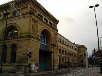 Combien d'annes avant la gare actuelle, l'ancienne gare a-t-elle t construite ?