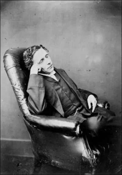Ecrivain britannique, n le 27 janvier 1832, qui est l'auteur d''Alice au pays des merveilles'.
