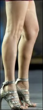 Ca lui sert pour marcher, a le dmange, et a le gratte un petit peu !