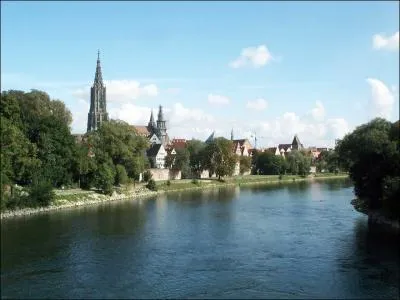 Quel est le nom de ce long fleuve ?