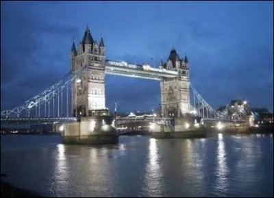 Clbre fleuve, le plus long de son pays :