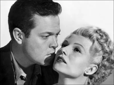 En 1948, Rita Hayworth crve encore l'cran dans un film de et avec Orson Welles. Elle devient alors ''La Dame de ?