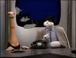 Comment s'appellent les 'atomes' bavards interviews par Groucha, Mic Mac (son micro avec une oreille) et Lola dans 'Tlchat' ?