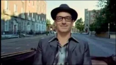 Quel est le titre de cette chanson ? (voir photo du clip)