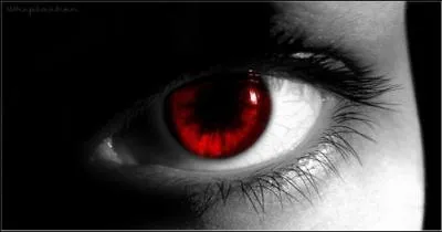  la derniere minute du film, Bella devient :