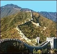 La grande muraille de Chine qui mesure environ :