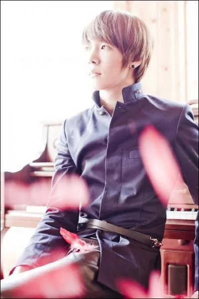 Qui est chanteur et rappeur ?