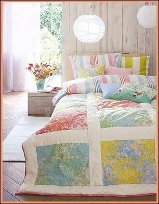 Mon dieu mon dieu mon dieu... . ma vingtime parure de drap de chez kiki des vosges, et patchwork en plus, et pastel... mon rve veill !