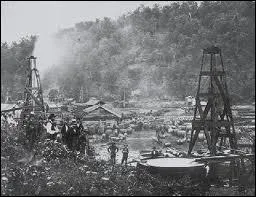 Quelle ressource a fait l'objet d'une exploitation industrielle vers 1850 et devient une ressource stratgique en 1910 ?