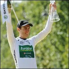 Qui remporte le maillot blanc de meilleur jeune du Tour de france ?
