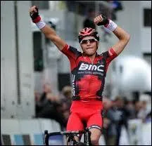 Il triomphe dans Paris-Tours en octobre :