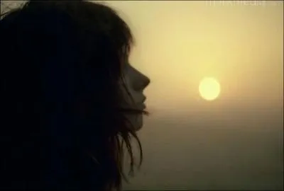 (2004) Les larmes d'Avril apparaissent beaucoup dans ce clip, de plus, la chanteuse parat mconnaissable. Quel est ce titre ?