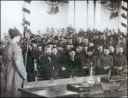 De grands procs ont t organiss, de 1936  1938, contre les opposants de Staline. Mais o se sont-ils drouls ?