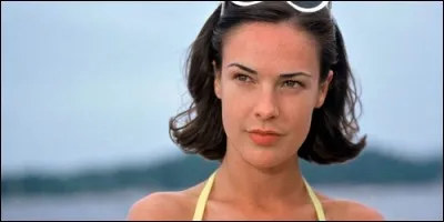 Dans "Sous le soleil", quel métier exerce Laure ?