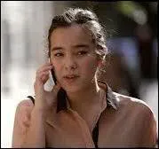 Comment s'appelle la meilleure amie de la jeune fille ?