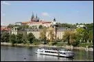Quel fleuve traverse la ville de Prague ?