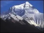 Dans quel pays se situe le Mont Everest ?