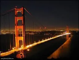 Golden Gate Bridge situ en Californie  :