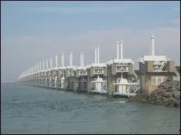 Le Plan Delta aux Pays-Bas, projet imagin suite  l'inondation cause par la Mer du Nord en :