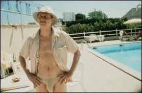 Rgis Demaret explique la mthode de vente 'amricaine'  ses commerciaux au bord de la piscine. Quel est le titre de ce film (2001) ?