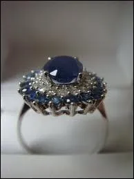 Sur la photo, c'est un saphir, laquelle de ces pierres ne fait pas partie de la famille des corindons ?