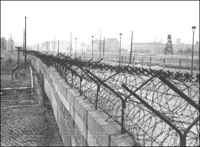 En quelle anne le mur de Berlin a-t-il t construit ?