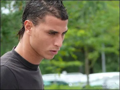 Le clbre sportif Marouane Chamakh est un :