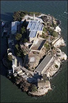 L'action se droule dans l'ancienne prison d'Alcatraz. Dans quel film de Michael Bay (1996) a-t-il jou avec Sean Connery et Ed Harris ?