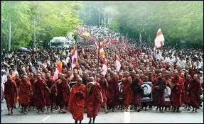 Depuis le 21 octobre 2010, comment s'appelle officiellement la Birmanie ?