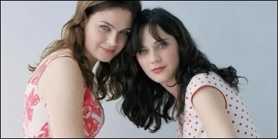 Comment s'appelle la petite soeur d'Emily Deschanel, actrice elle aussi ?