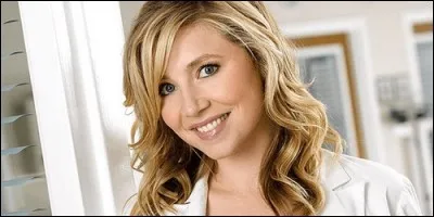 Dans quelle série à débuté Sarah Chalke, alias Eliott Reid dans "Scrubs" ?