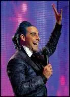 Comment s'appelle le prsentateur de l'mission la plus attendue de l'anne ?