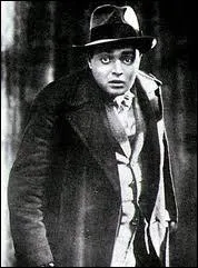 Quel indice permet  M le Maudit d'tre dcouvert, traqu puis arrt ?