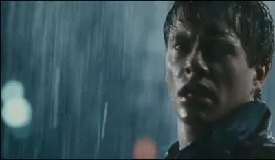 Comment s'appelle le jeune homme que l'on voit en premier lieu dans le film ?