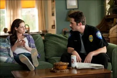 tant punie,  quelle heure Bella doit-elle rentrer chez elle ?