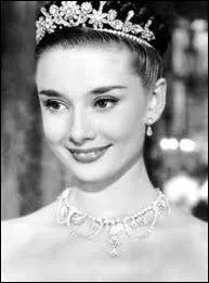 La charmante Audrey Hepburn est la Princesse qui passe une journe de vacances en totale libert  Rome dans Vacances romaines. Quel est son prnom ?