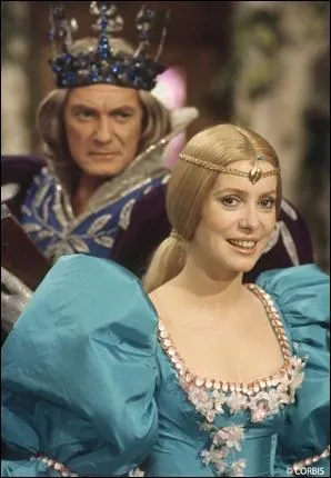 C'est Catherine Deneuve, alors au sommet de sa beaut, qui incarne pour Jacques Demy la Princesse Peau d'ne, dont le vrai prnom est ?