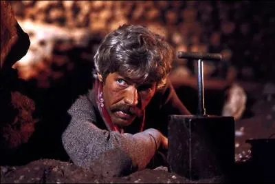 D'aprs John, combien de temps faut-il  une dynamite mche courte pour exploser ?