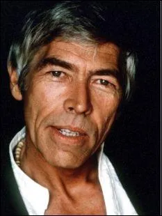 Quel acteur tournant galement dans 'Les Sept mercenaires' joue le rle de John Mallory ?