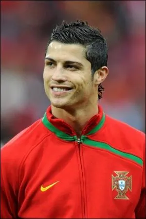 Passons maintenant au Portugal. Qui est ce joueur ?